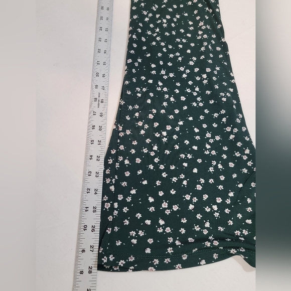 KAILEIGH Women's Size Medium Petite Floral Spaghetti StrapJumpsuit with Pockets - Picture 12 of 12